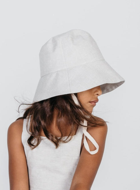 Hemp bucket hat in Beige